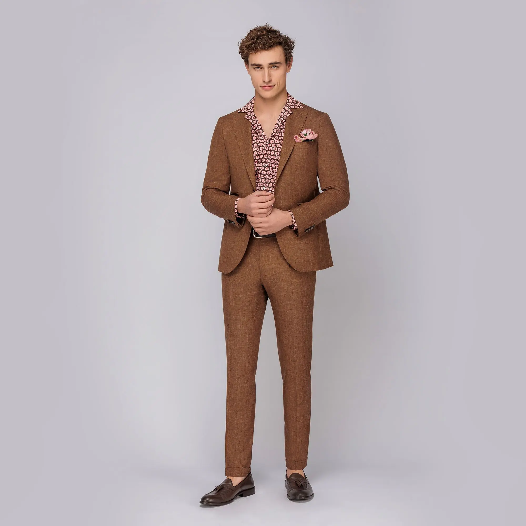 Vestito marrone uomo hot sale