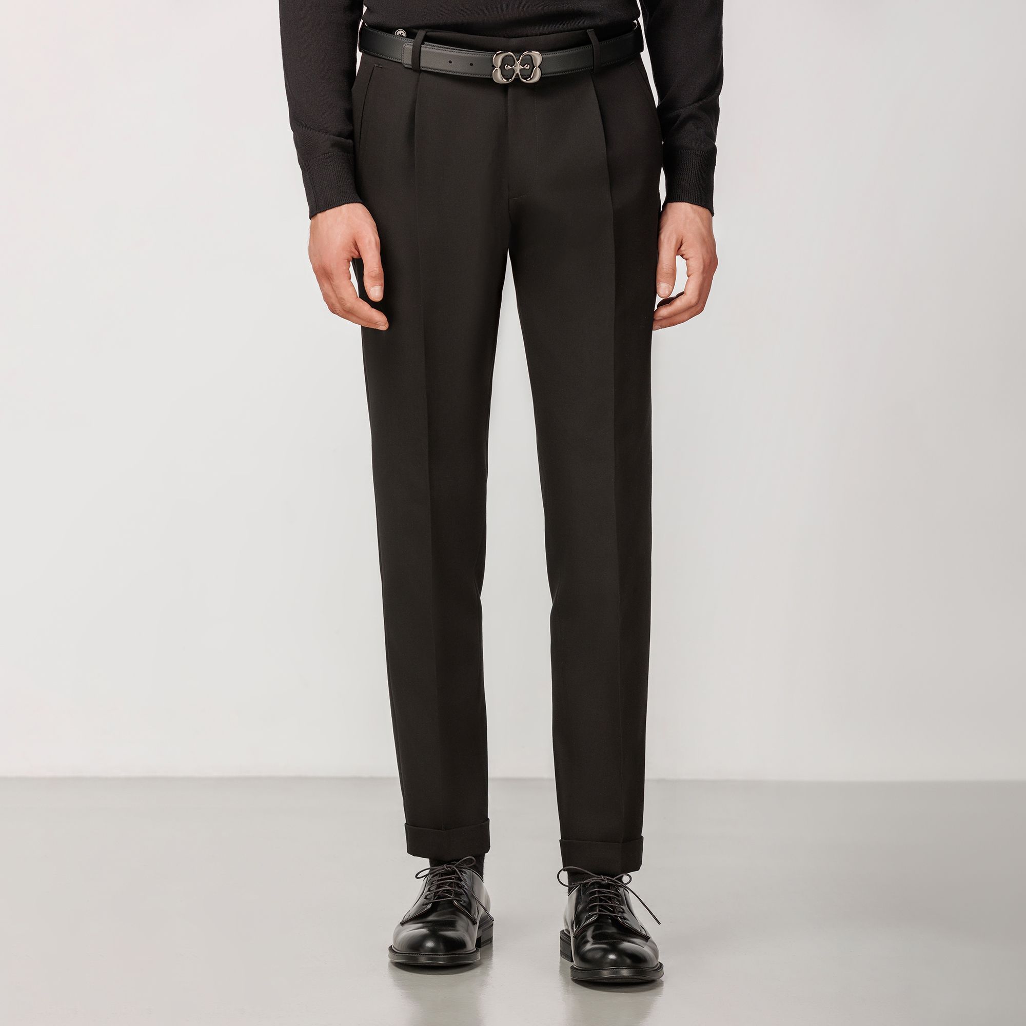Tailored ανδρικό παντελόνι Elio Evan σε καμηλό με μία πιέτα και ρεβέρ, κατασκευασμένο από crepe μαλλί και lyocell.