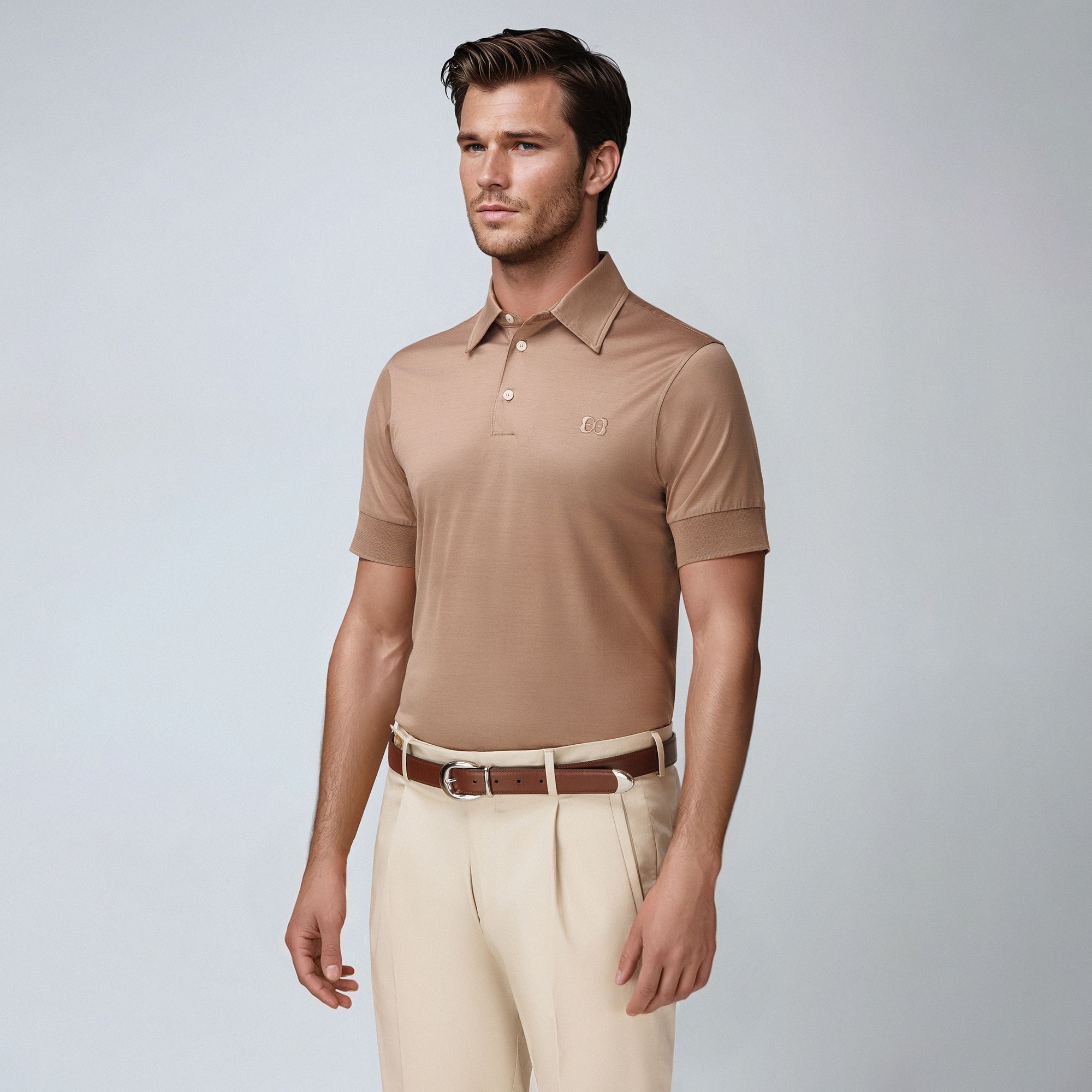 Polo uomo beige in Filoscozia cotone di Elio Evan, colletto camicia, costruzione paramontura, slim fit. Made in Italy.