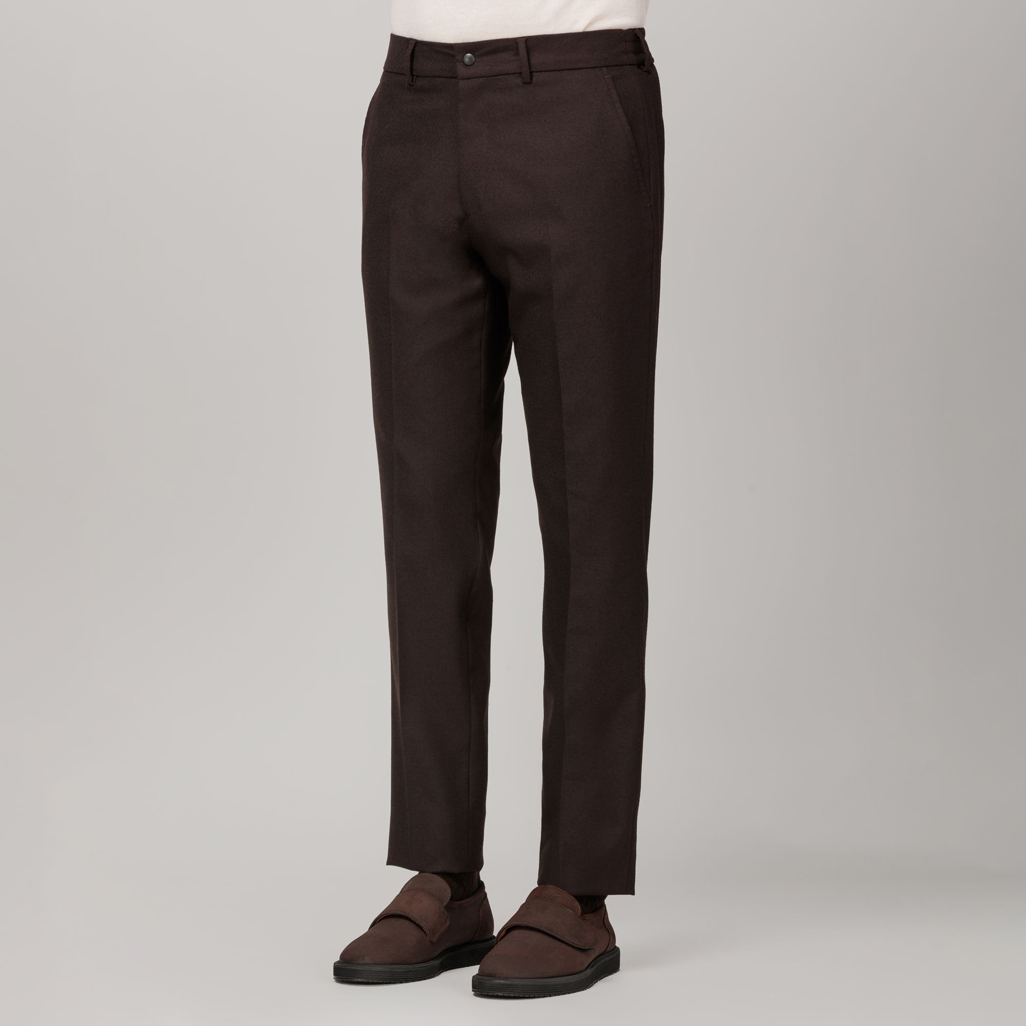 Pantaloni uomo Elio Evan in flanella marrone con vita elasticizzata e tasche oblique.