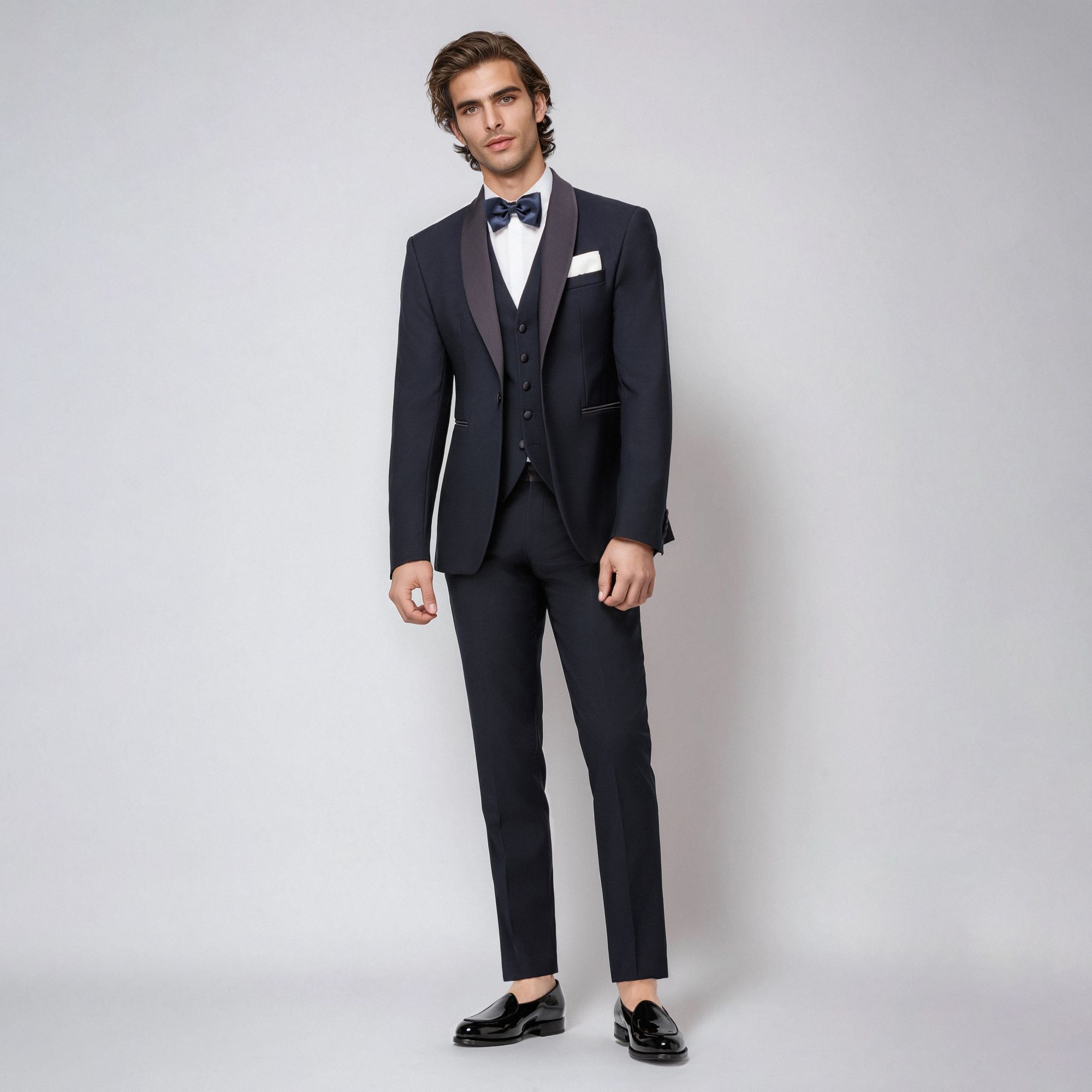 Smoking blu navy Elio Evan in lana barathea con revers sciarpa in raso. Gilet opzionale. Made in Italy.
