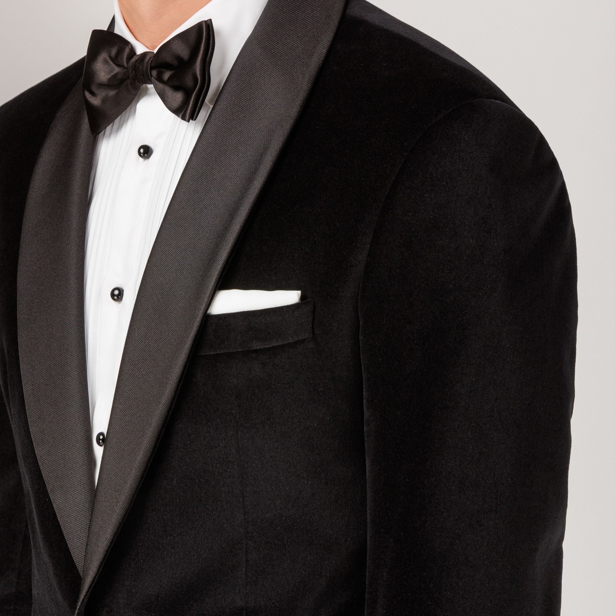Total Look Smoking in Velluto Nero – Eleganza Black Tie