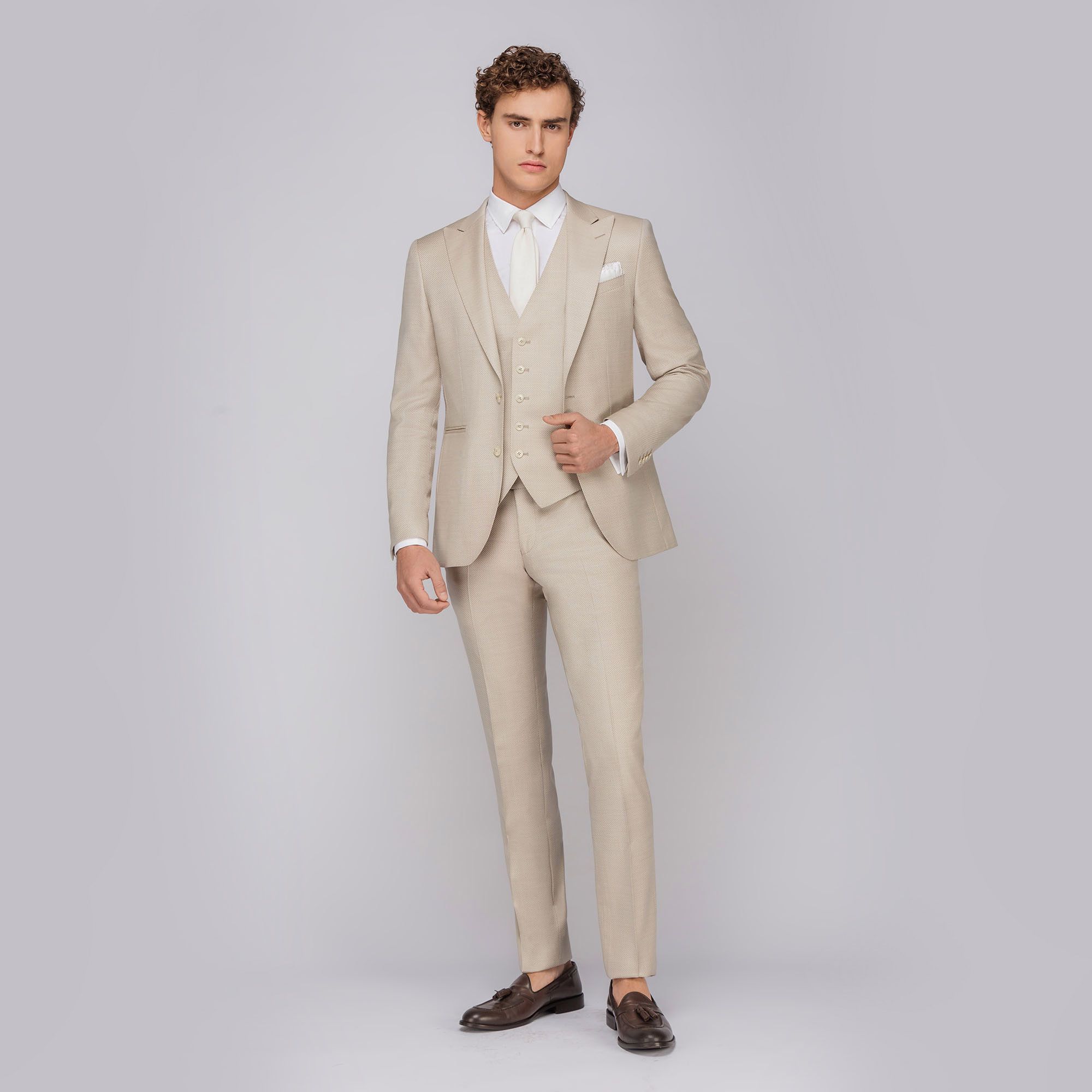 completo beige ceremonia