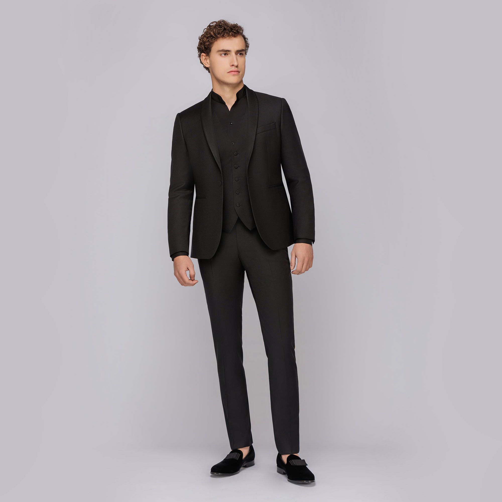 Abito smoking con gilet nero