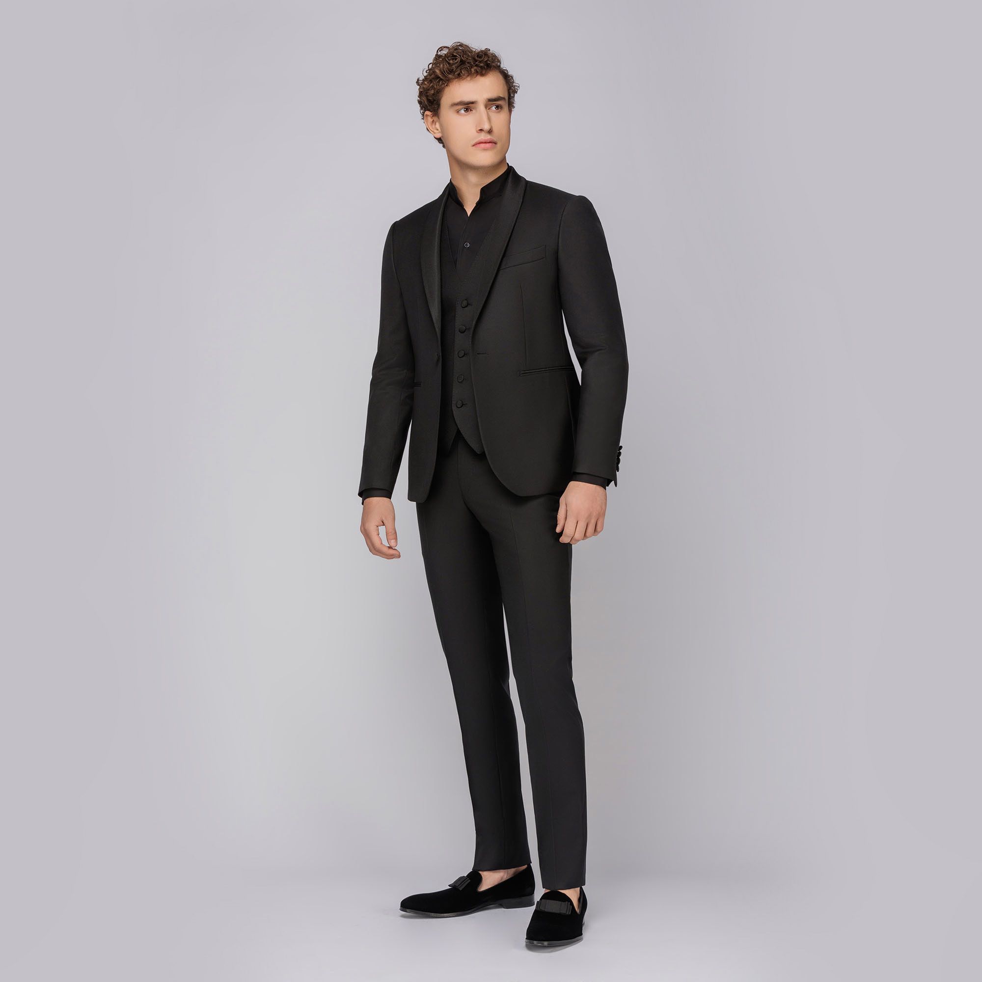 Abito smoking con gilet nero