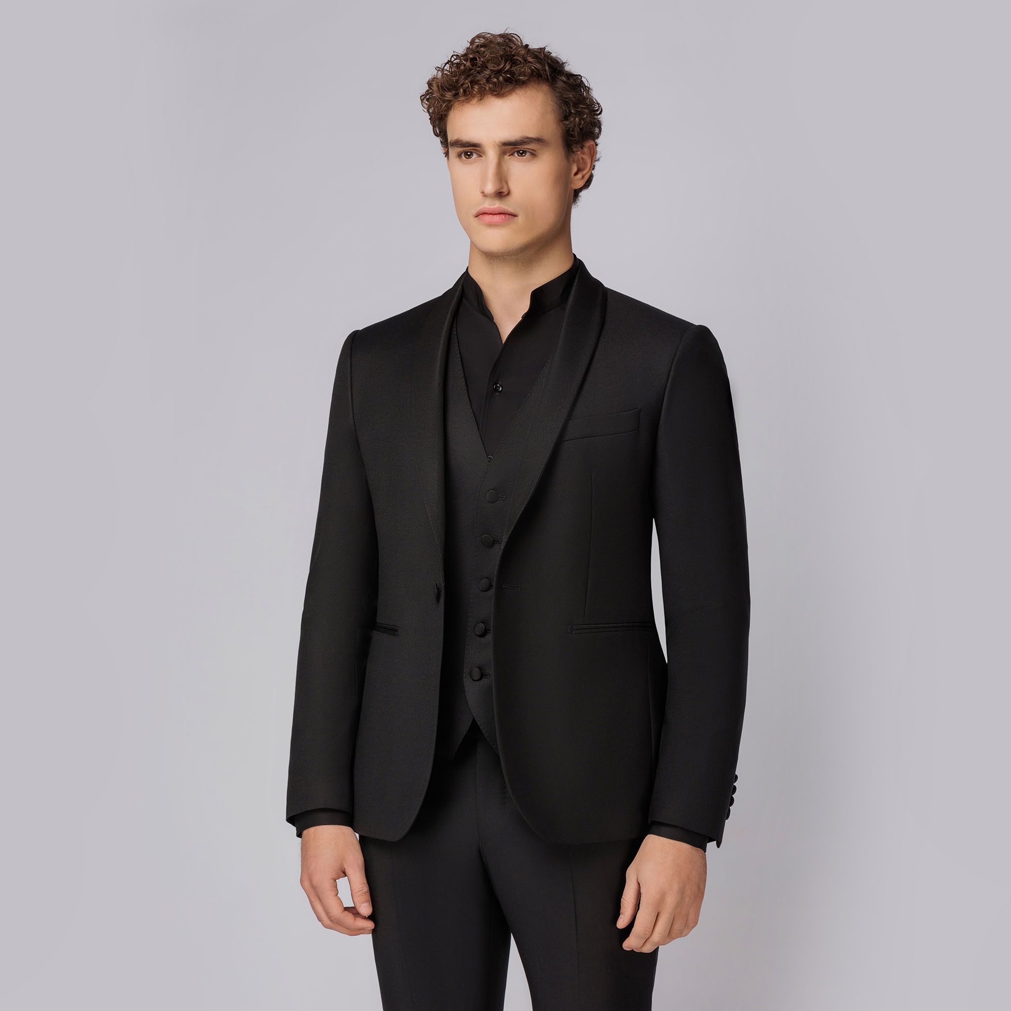Abito smoking con gilet nero
