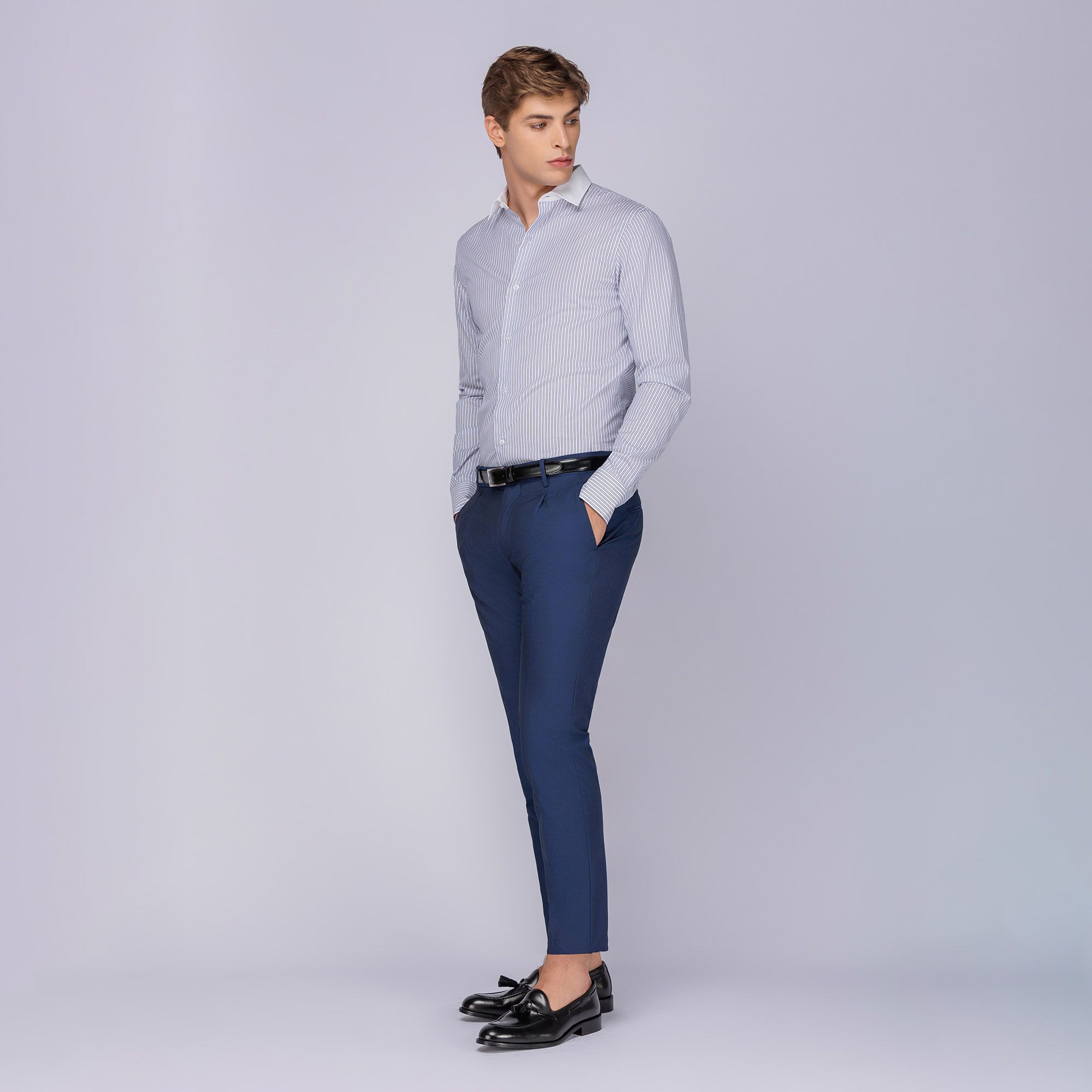 Camicia a righe con colletto bianco uomo
