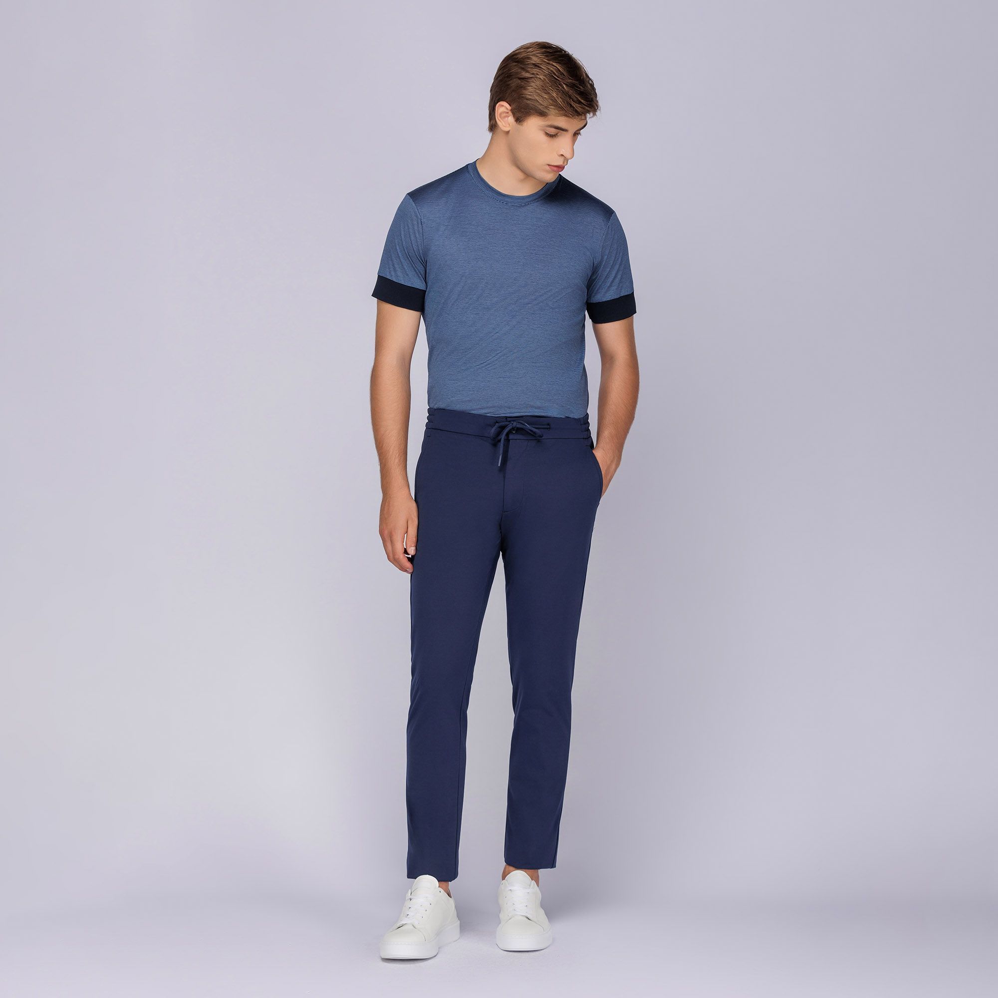 Maglietta blu a righe