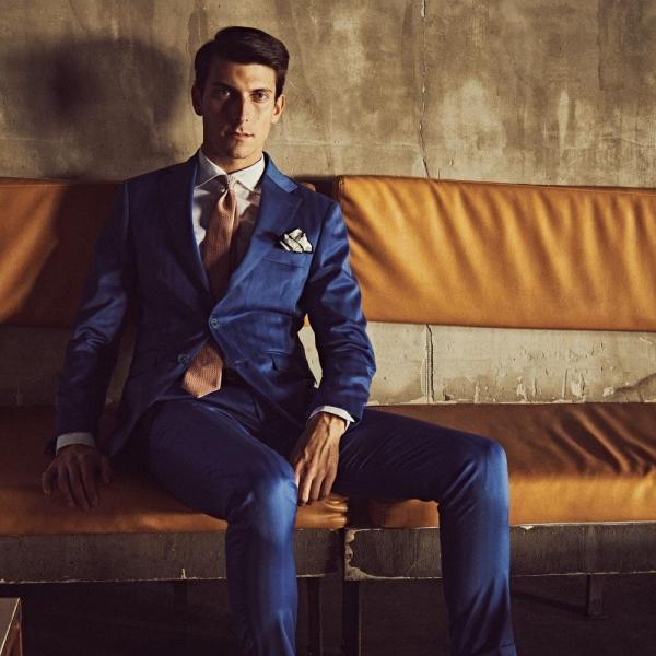 Abiti Blu Da Uomo: La scelta intramontabile