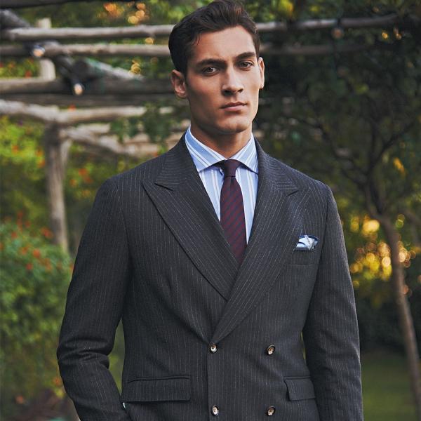 ABBIGLIAMENTO UOMO DA CERIMONIA PER L’AUTUNNO: LASCIATI ISPIRARE DALLA NUOVA COLLEZIONE DI COMPLETI DI TAILOR