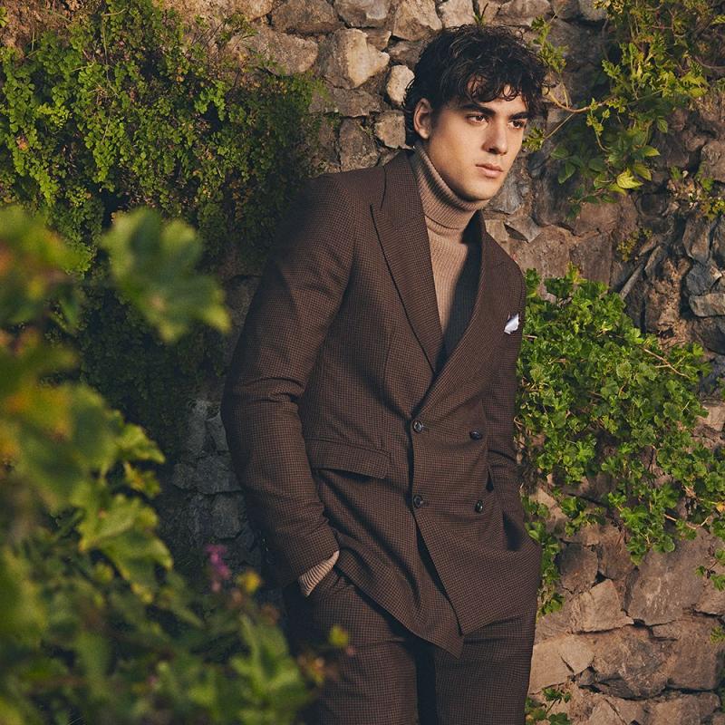 PERCHÈ GLI UOMINI SI AFFIDANO A TAILOR NELLO SCEGLIERE IL COMPLETO ADATTO AD UN COLLOQUIO DI LAVORO